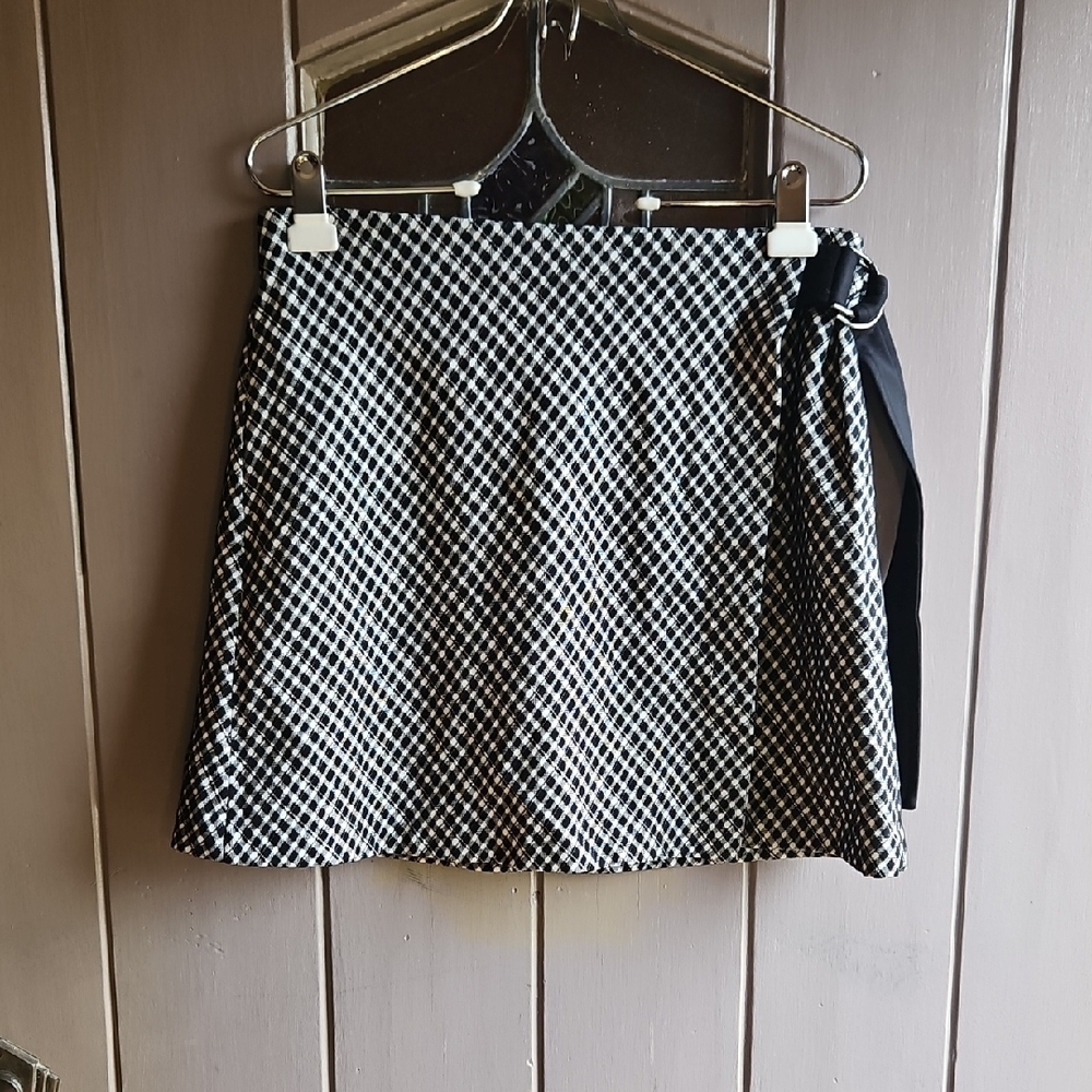 Spanx Black And White Patterned Skort - image 4